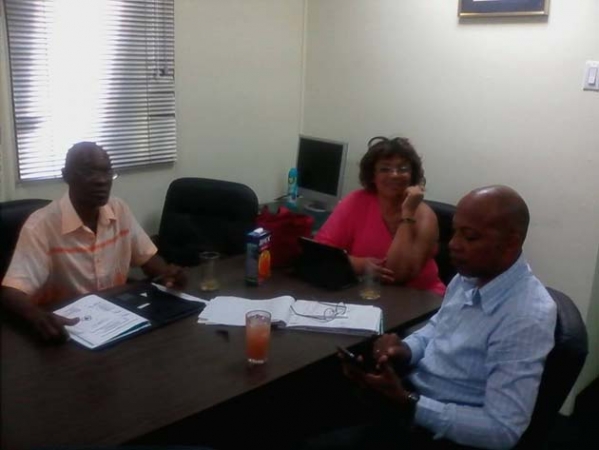 SIVIS legt bezoeken te Curacao tijdens bezoek conferentie 28 april 2014